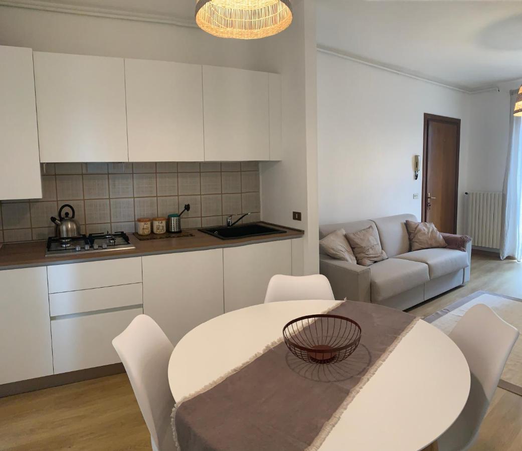 Clo Apartment Toscolano Maderno Bagian luar foto