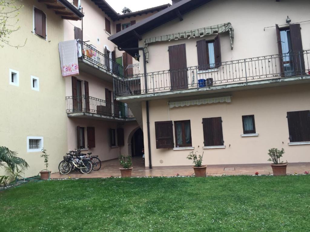 Clo Apartment Toscolano Maderno Bagian luar foto